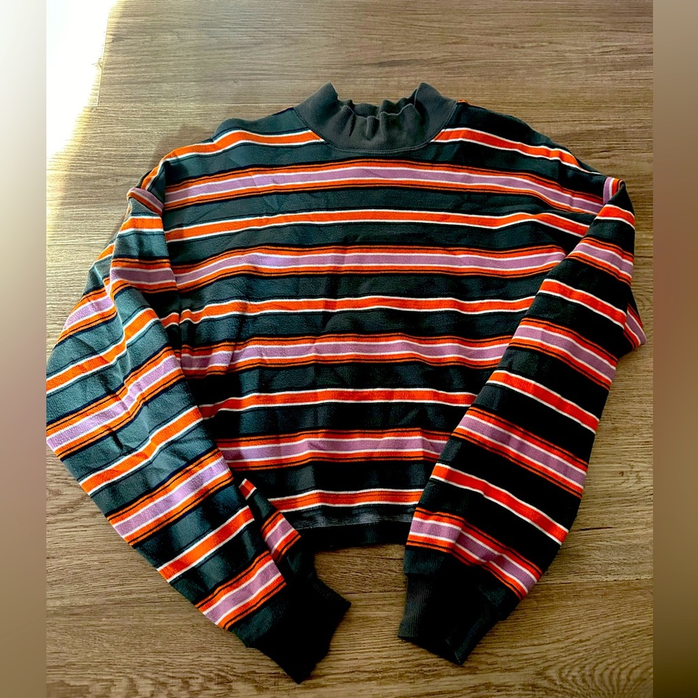 Crop top striped sweater